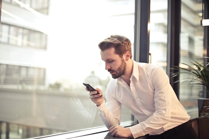 Faux ou vrai ami : le téléphone portable.